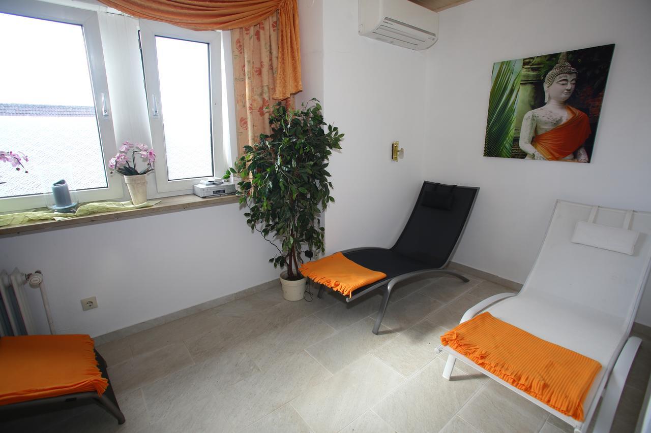 Pension Weinberg Mit Landhaus Nizza Gleisweiler Exterior photo
